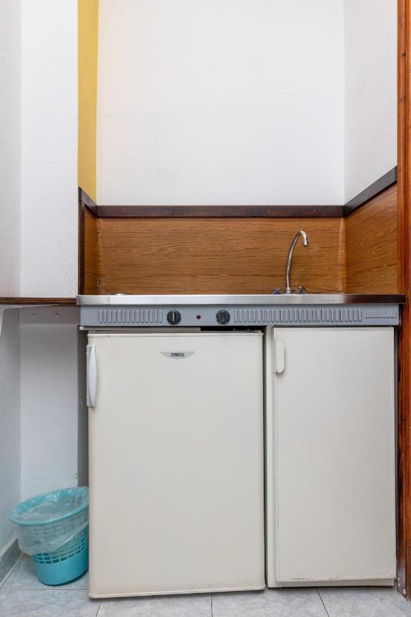 Depis Economy Apartments Naxos City Екстериор снимка