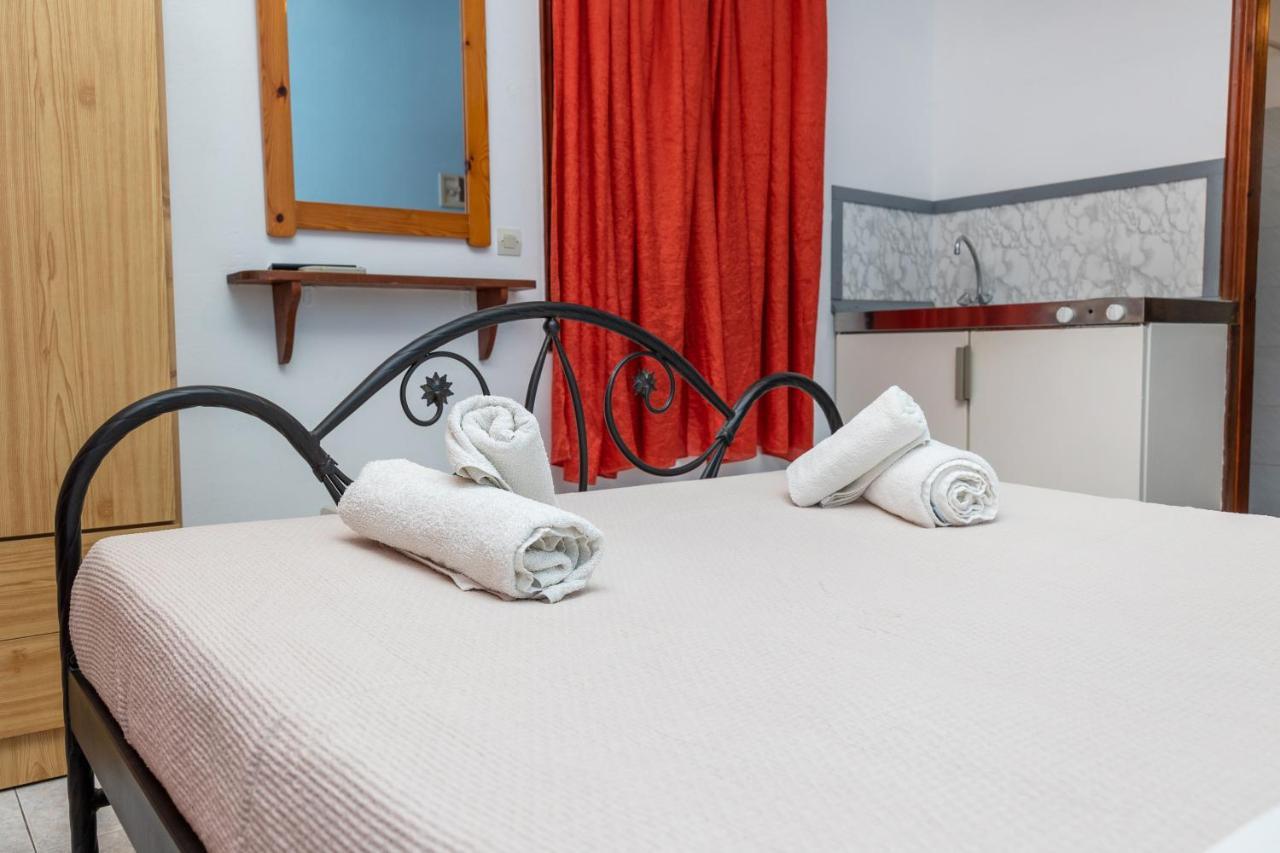 Depis Economy Apartments Naxos City Екстериор снимка