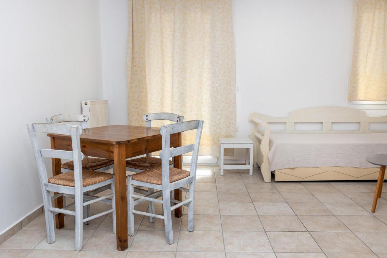 Depis Economy Apartments Naxos City Екстериор снимка