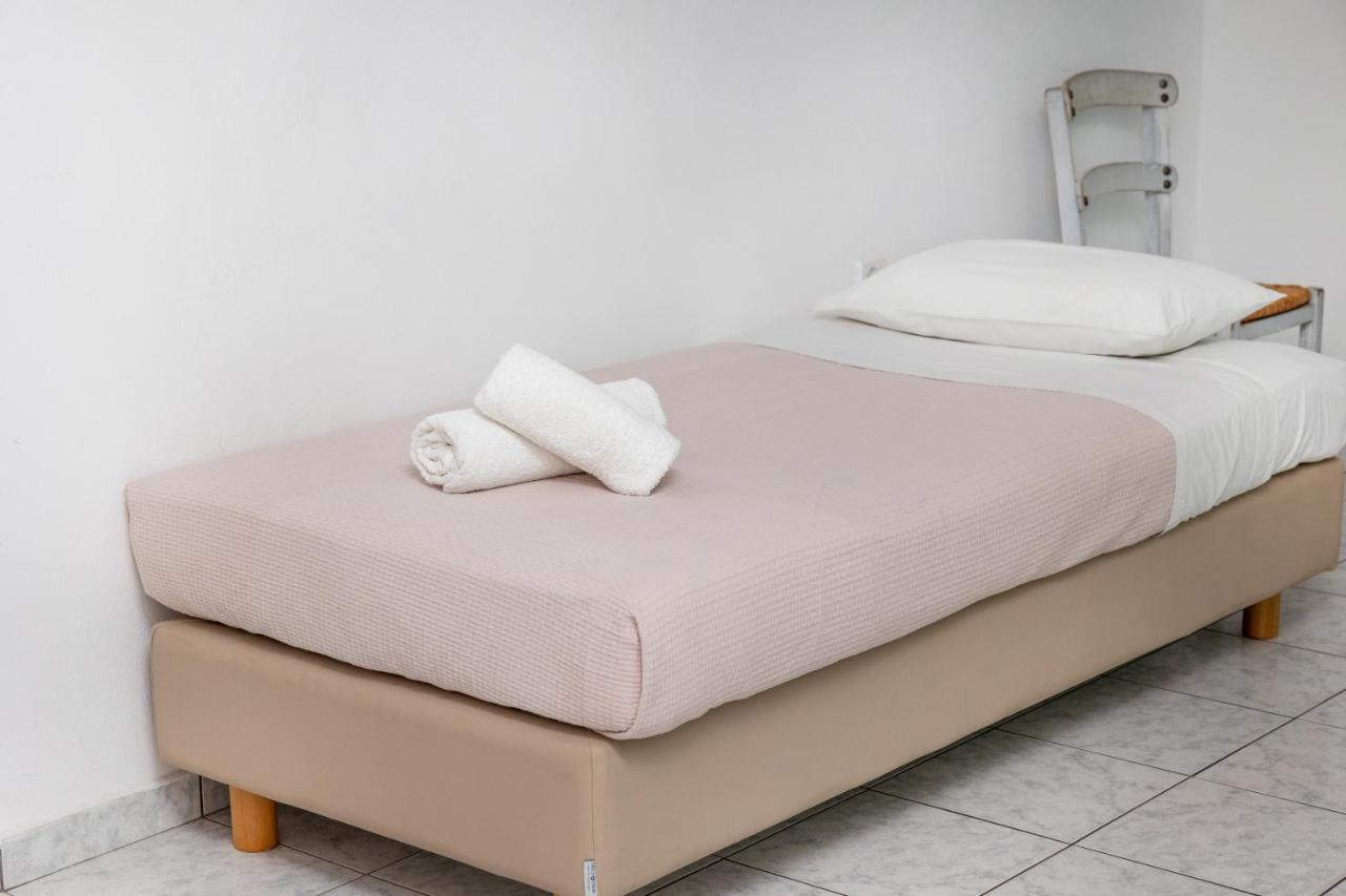 Depis Economy Apartments Naxos City Екстериор снимка