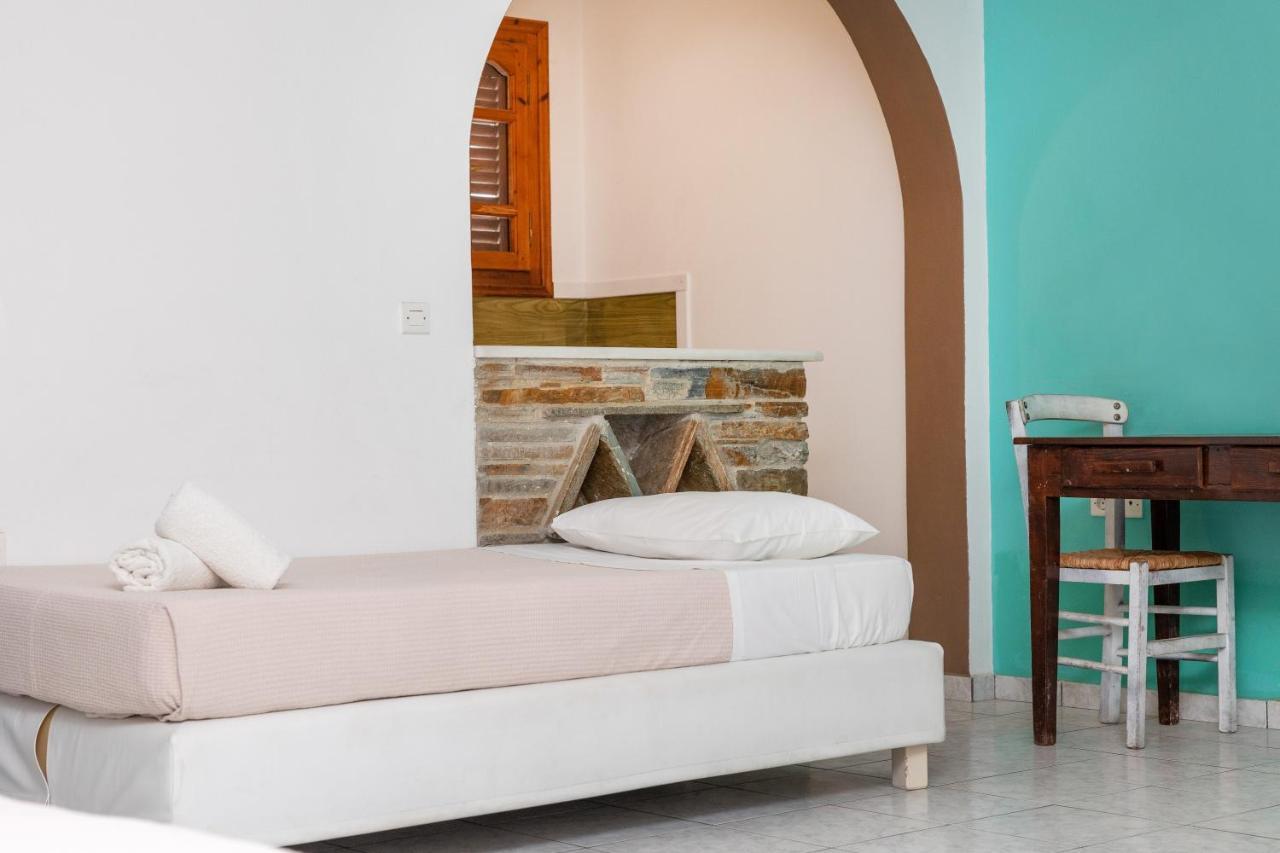 Depis Economy Apartments Naxos City Екстериор снимка